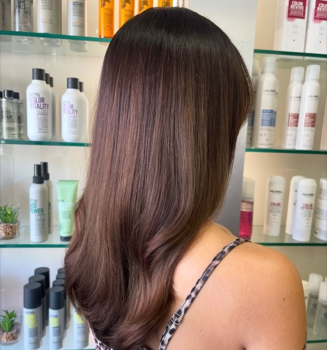 A gorgeous transformation by Paige at Rush Horsham! 🤎🍂We have some last minute appointments for this weekend where you can get 50% off Colour when booked with a Cut + Finish with code: AUTUMN50